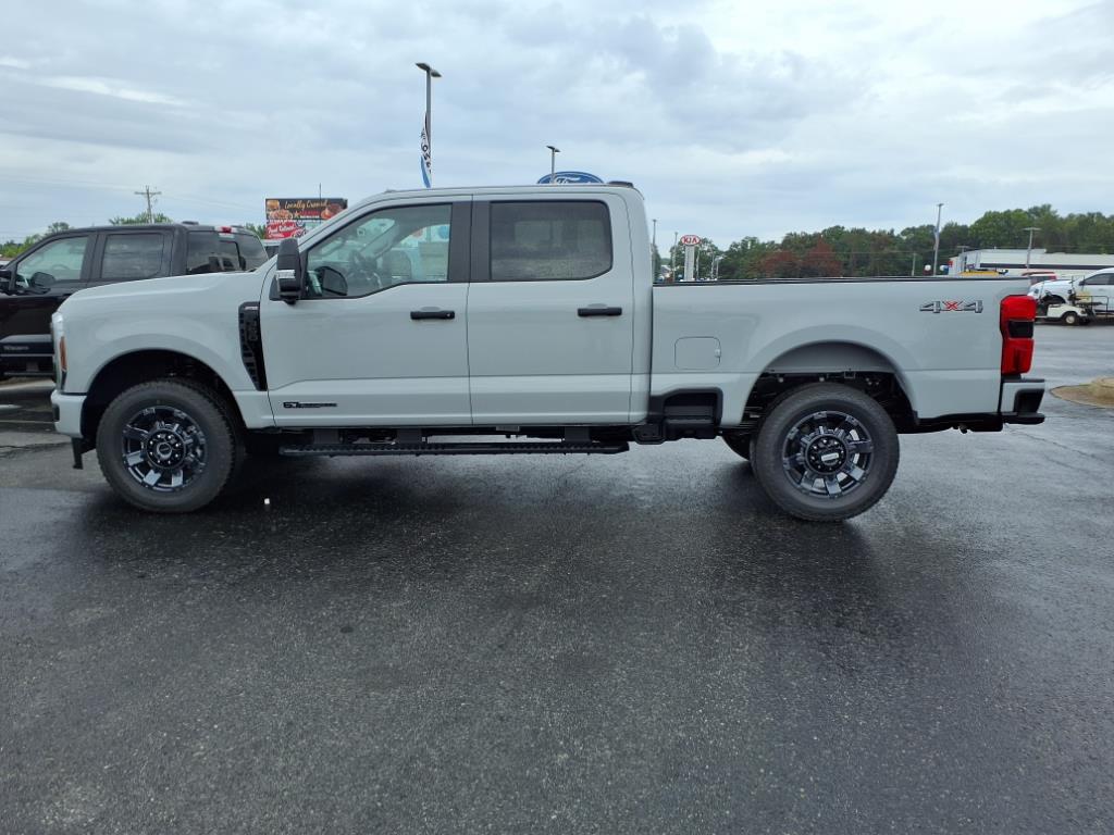 2025 Ford F-350 XL photo 3