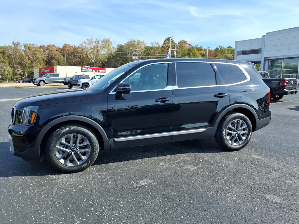 Used 2024 Kia Telluride LX SUV