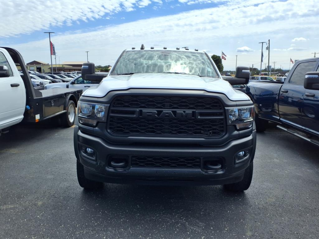 2023 Ram 5500 Tradesman SLT photo 2