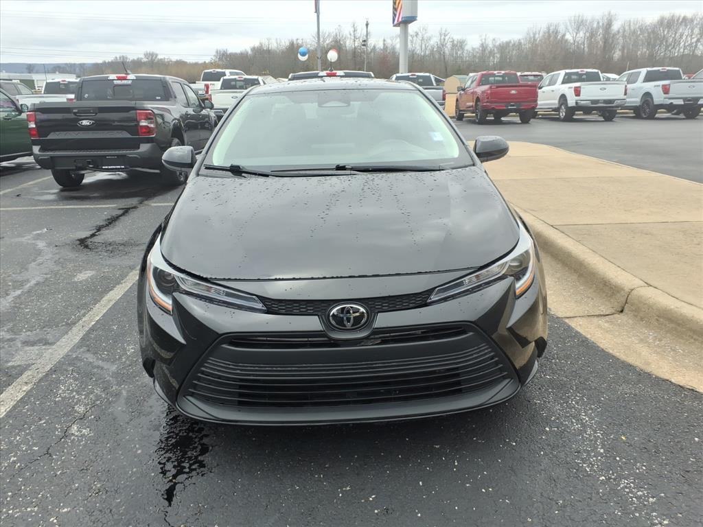 2024 Toyota Corolla LE photo 2