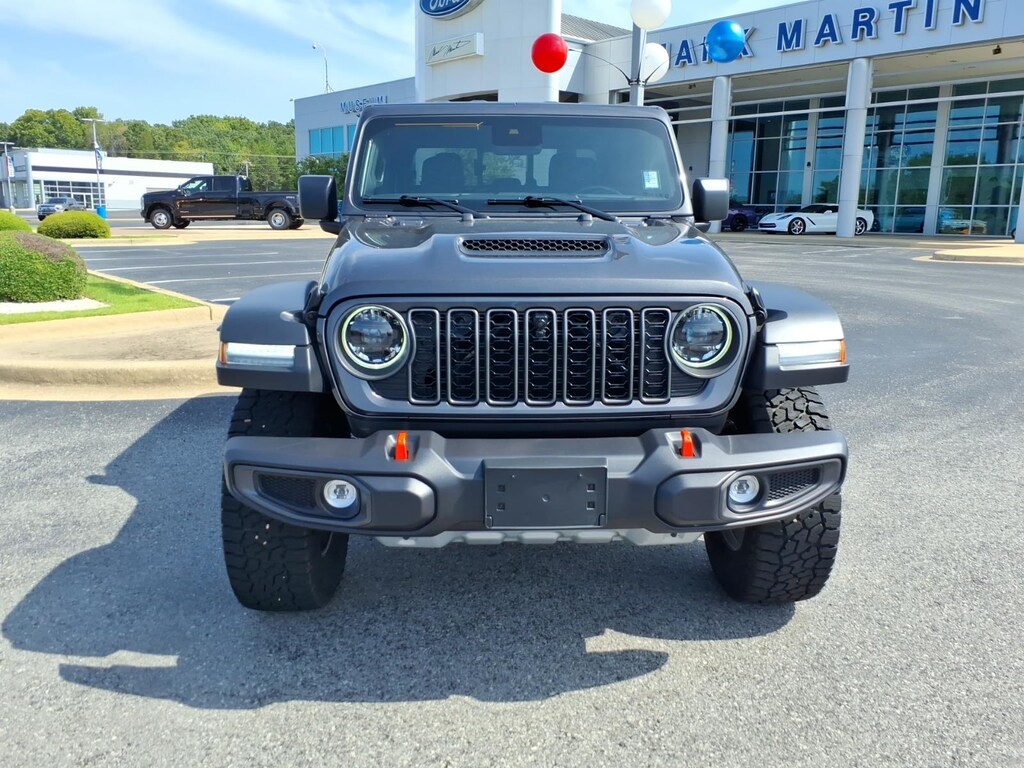 Used 2024 Jeep Gladiator Mojave Truck Crew Cab