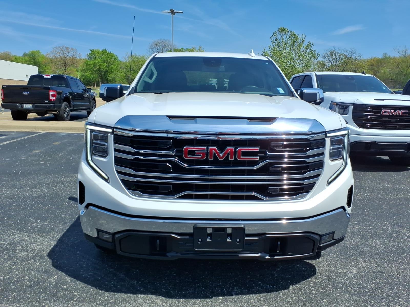 Used 2024 GMC Sierra 1500 SLT with VIN 3GTUUDED6RG173586 for sale in Little Rock