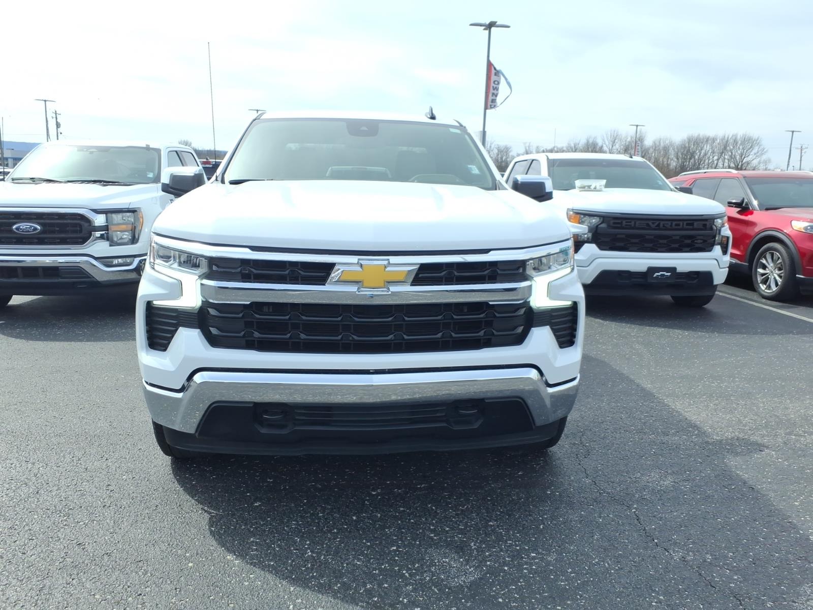 Used 2024 Chevrolet Silverado 1500 LT with VIN 2GCUDDED9R1227648 for sale in Little Rock