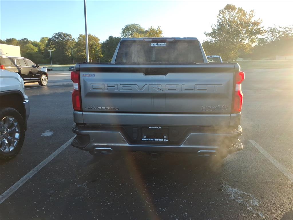 2022 Chevrolet Silverado 1500 High Country photo 4