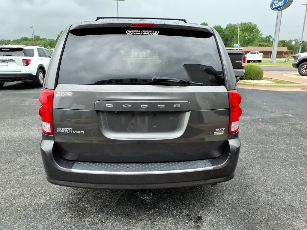 Used 2019 Dodge Grand Caravan SXT Van Passenger Van