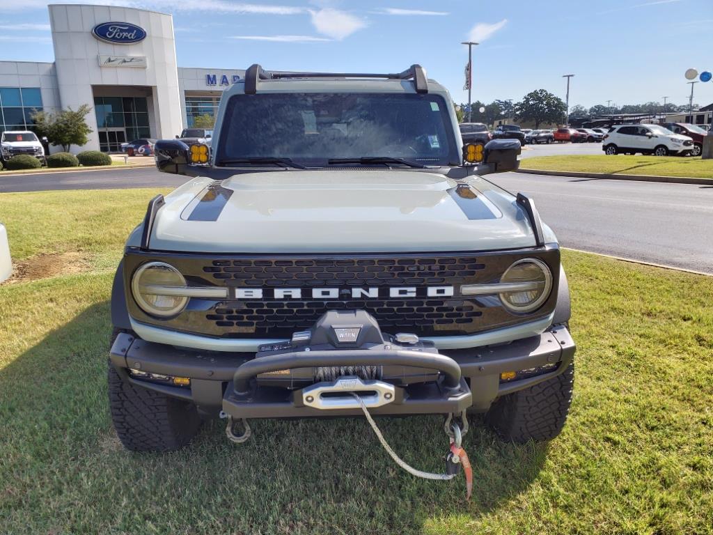 2021 Ford Bronco First Edition photo 2
