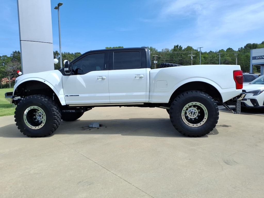 Used 2022 Ford F-250 Lariat Truck Crew Cab
