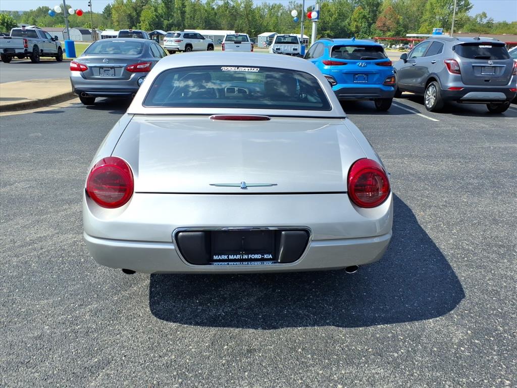 2005 Ford Thunderbird photo 3