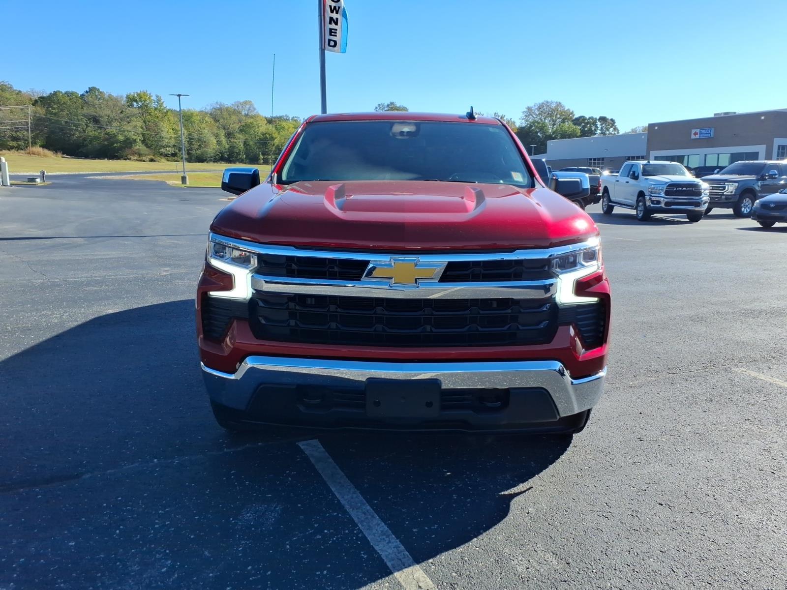 Used 2022 Chevrolet Silverado 1500 LT with VIN 1GCUDDED5NZ529018 for sale in Little Rock