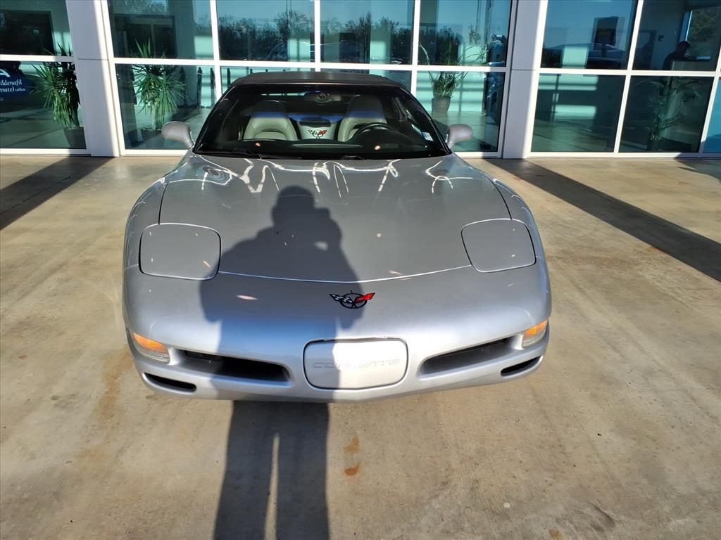 2002 Chevrolet Corvette Base Convertible photo 2