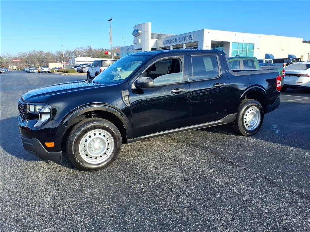 New 2025 Ford Maverick XL Truck SuperCrew