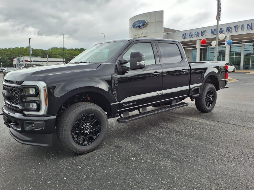 2025 Ford F-250 Lariat photo 3