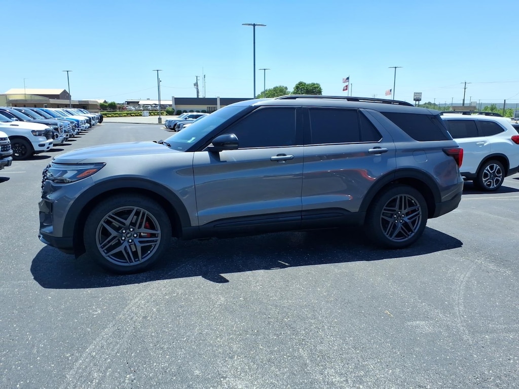 Used 2025 Ford Explorer ST SUV