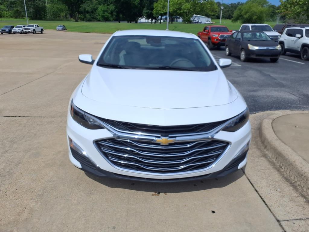 2020 Chevrolet Malibu LS photo 2