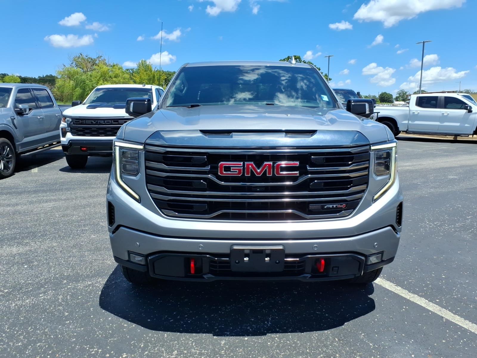 Used 2024 GMC Sierra 1500 AT4 with VIN 1GTUUEE89RZ226337 for sale in Little Rock