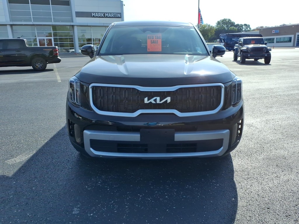 Used 2024 Kia Telluride LX SUV