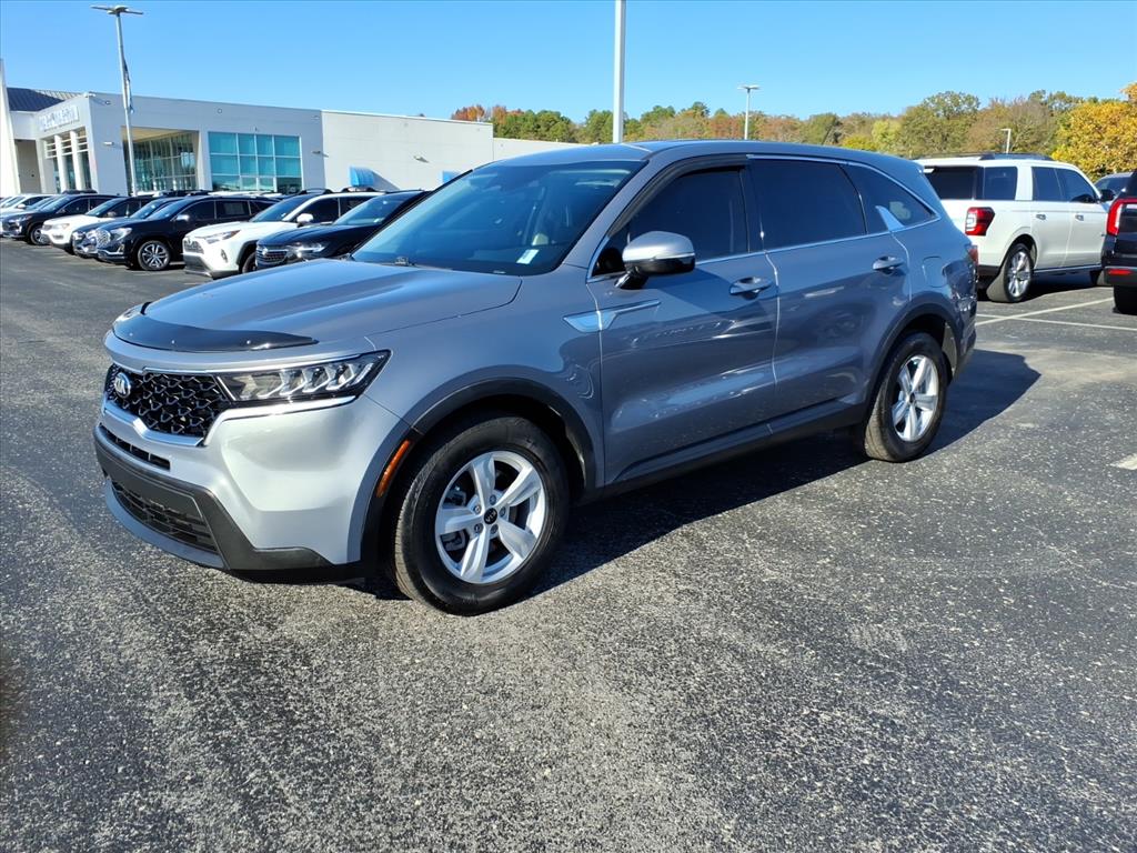 2021 Kia Sorento LX photo 2