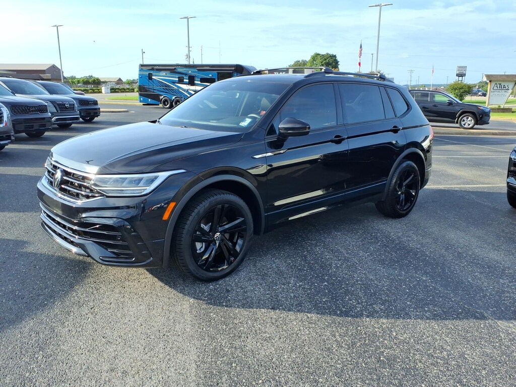 Used 2024 Volkswagen Tiguan 2.0T SE R-Line Black SUV