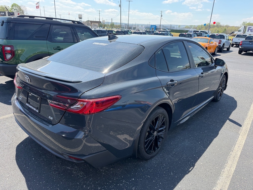 Used 2025 Toyota Camry SE Sedan
