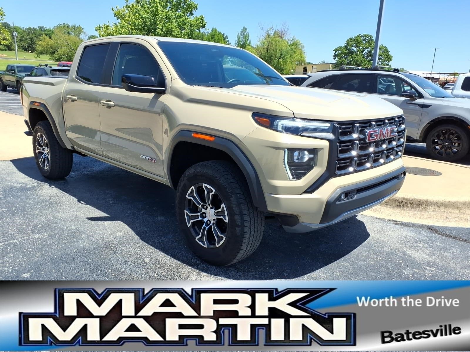 2024 GMC Canyon 4WD AT4 Crew Cab Short Box's photo