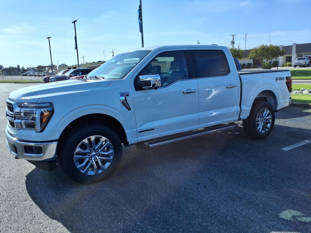 2025 Ford F-150 Lariat photo 3