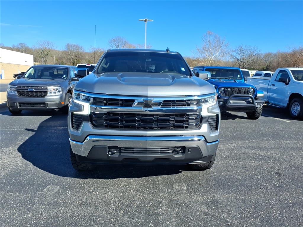 Used 2023 Chevrolet Silverado 1500 LT with VIN 1GCUDDE81PZ257315 for sale in Little Rock