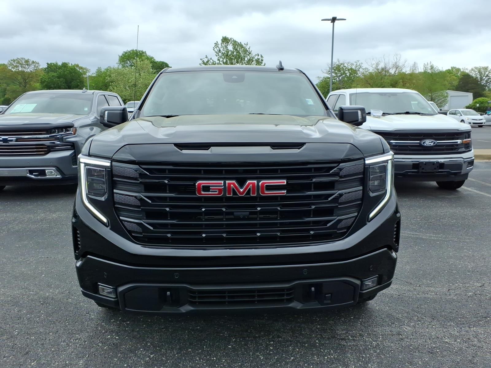 Used 2025 GMC Sierra 1500 Elevation with VIN 1GTUUCE81SZ199905 for sale in Little Rock