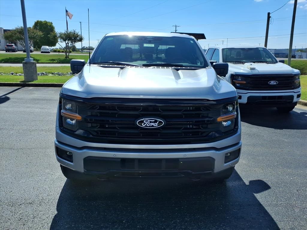 New 2025 Ford F-150 XLT Truck SuperCrew Cab