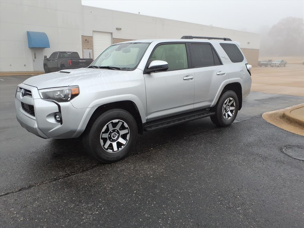 2024 Toyota 4Runner TRD photo 2