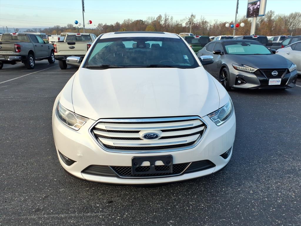 2017 Ford Taurus Limited photo 2