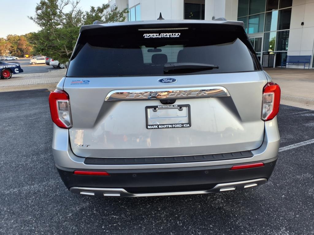 2023 Ford Explorer XLT photo 3