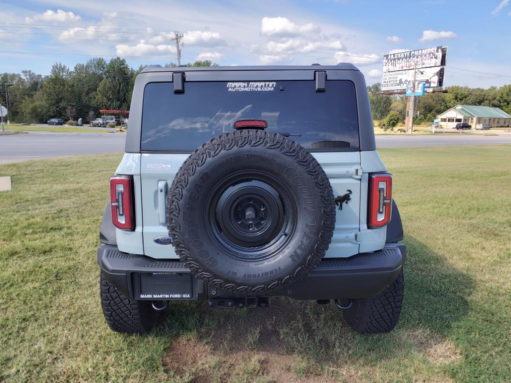 2021 Ford Bronco First Edition photo 4