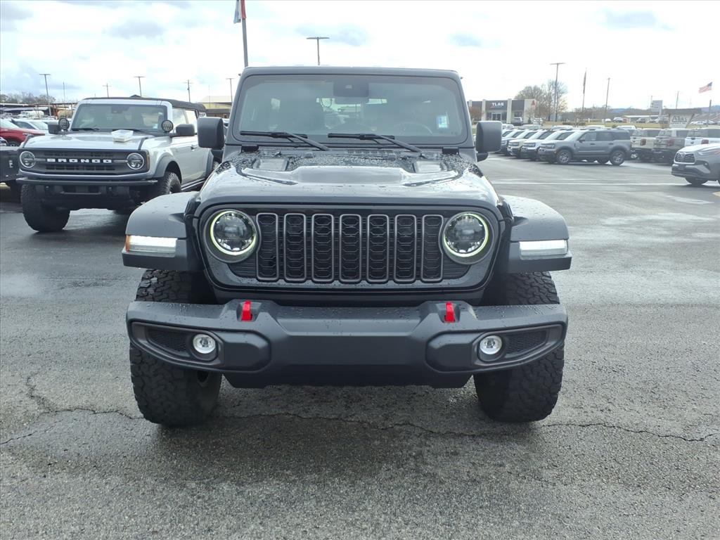 2024 Jeep Wrangler Rubicon photo 2