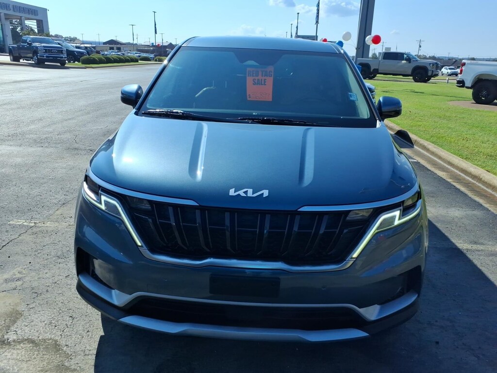Used 2024 Kia Carnival EX MPV