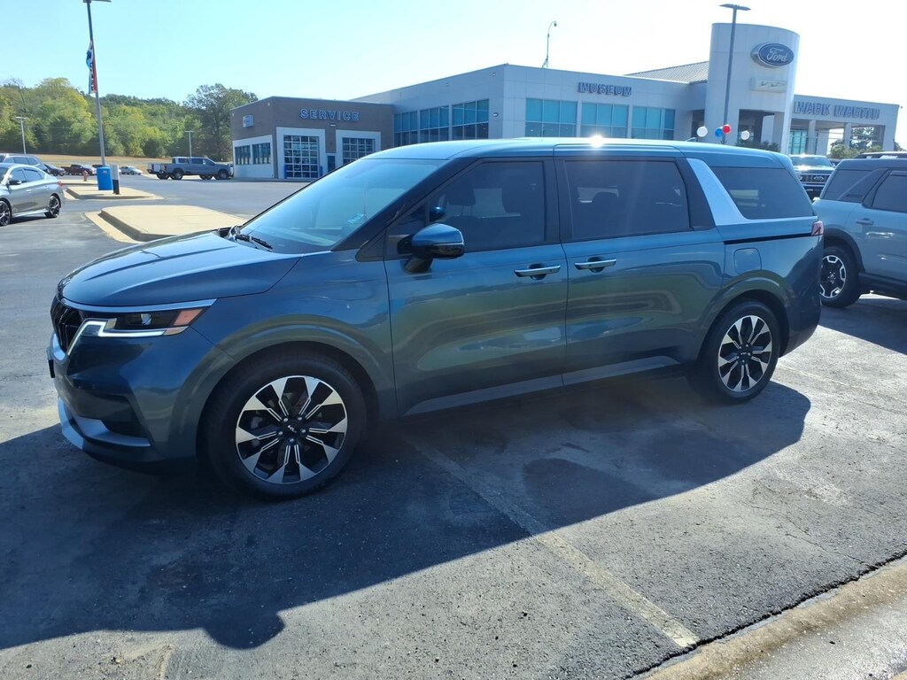 Used 2024 Kia Carnival EX MPV