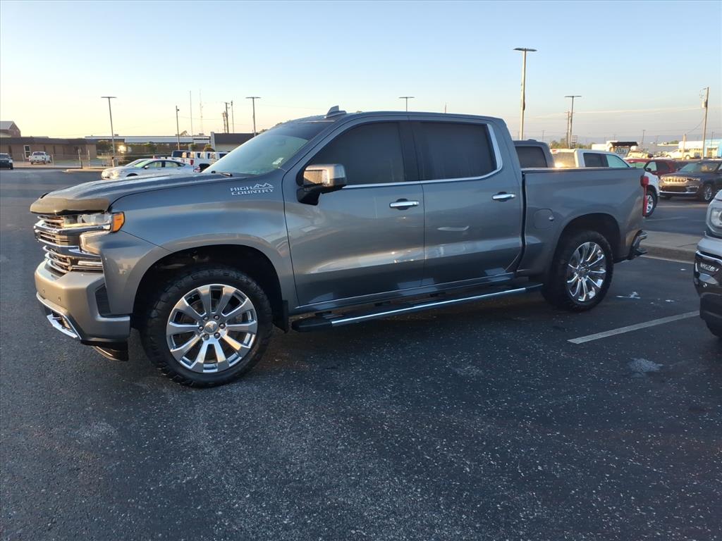 2022 Chevrolet Silverado 1500 High Country photo 3