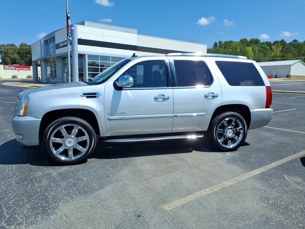Used 2014 Cadillac Escalade Luxury SUV