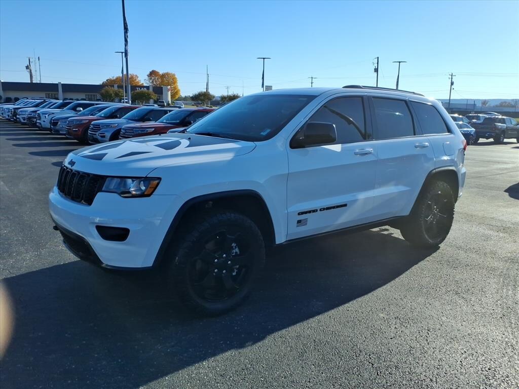 Used 2021 Jeep Grand Cherokee Laredo SUV