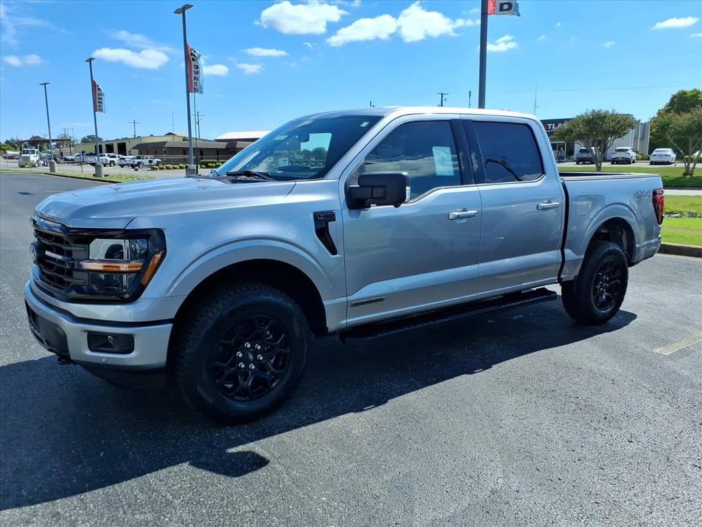New 2025 Ford F-150 XLT Truck SuperCrew Cab