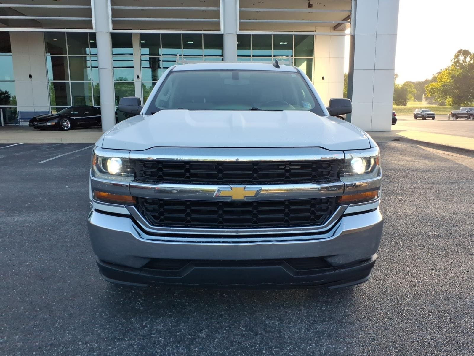 Used 2018 Chevrolet Silverado 1500 Work Truck 1WT with VIN 1GCRCNEC9JZ256505 for sale in Little Rock