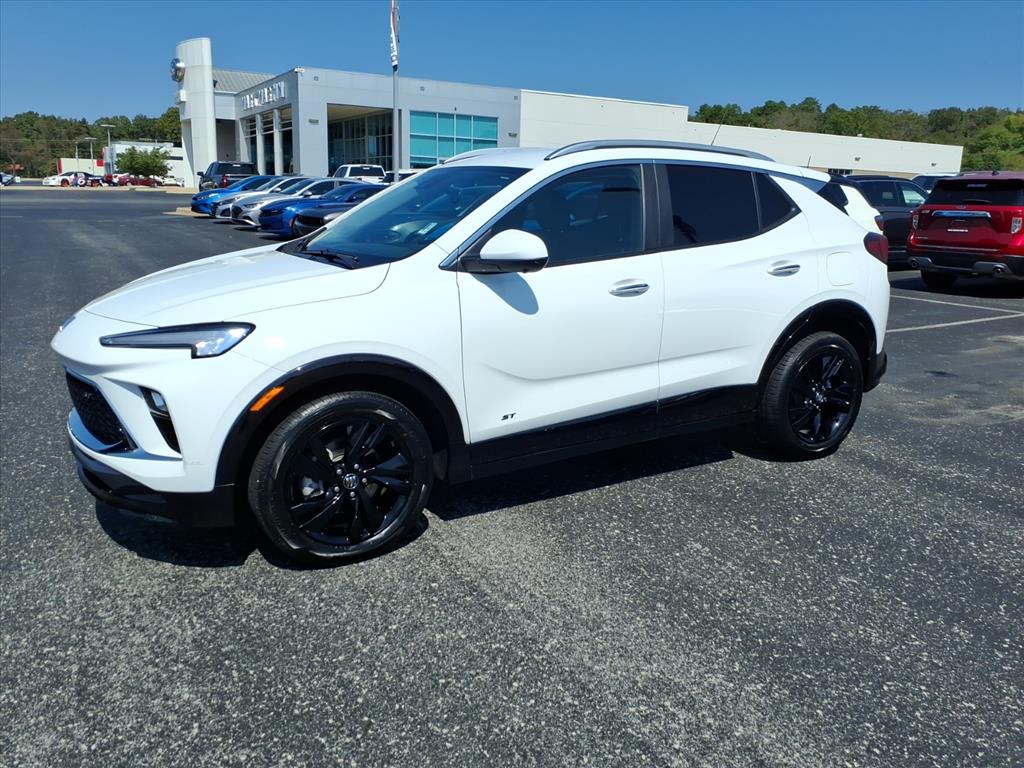 2025 Buick Encore GX Sport Touring photo 3