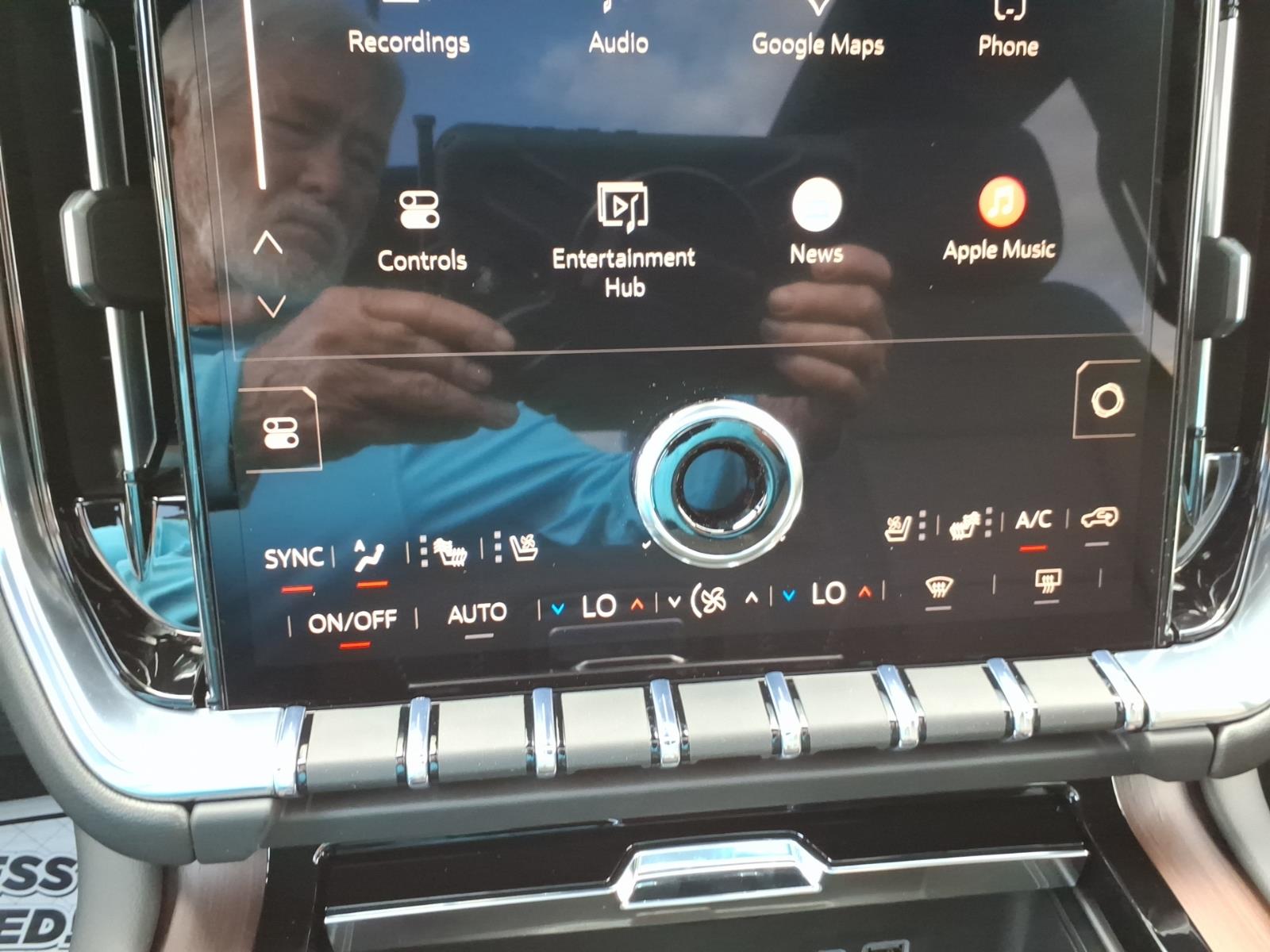 2026 GMC Yukon Denali - Photo 19
