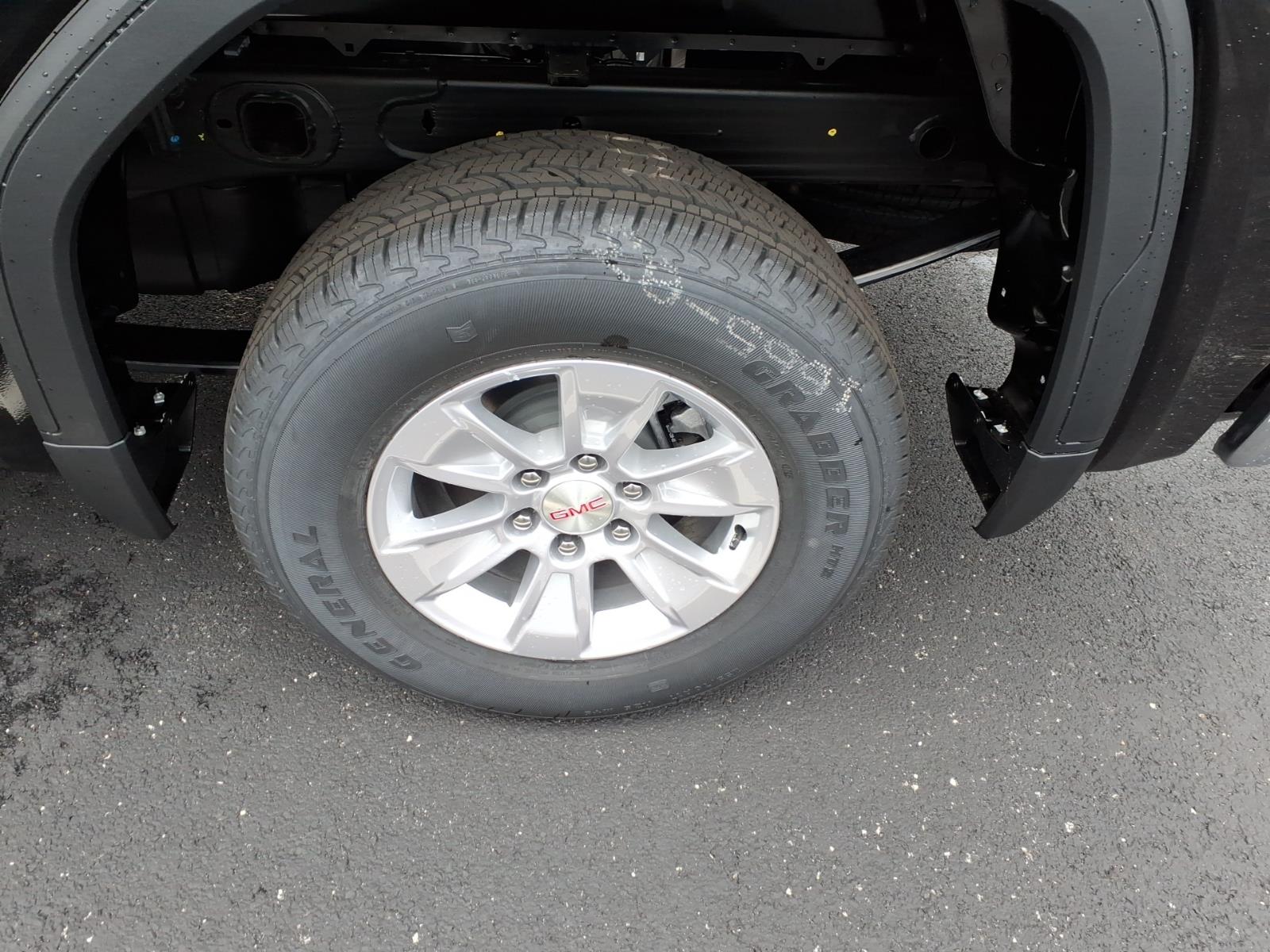 2026 GMC Sierra 1500 SLE - Photo 7