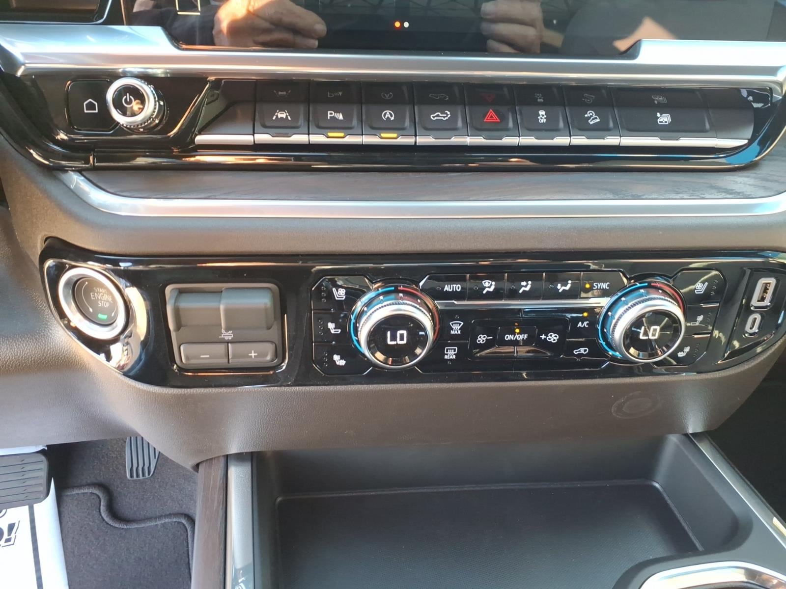 2026 GMC Sierra 1500 SLT - Photo 18