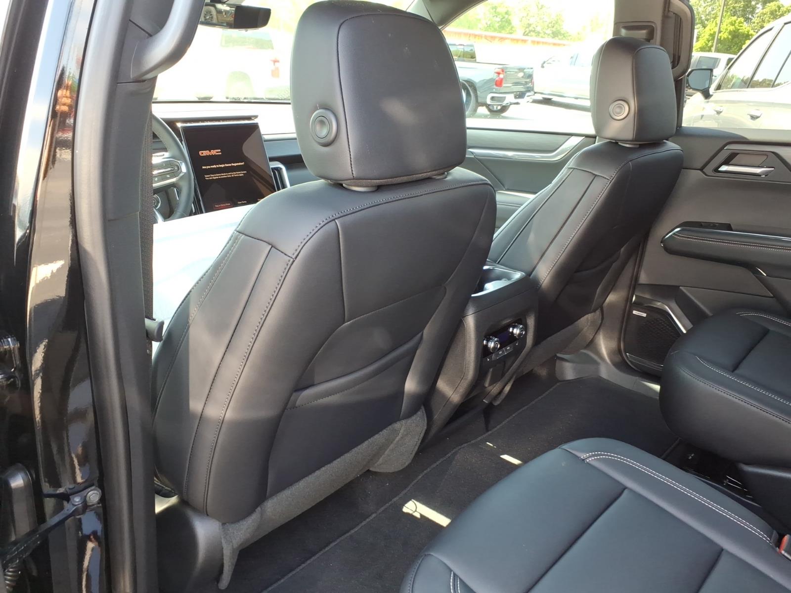 2026 GMC Acadia Elevation - Photo 10