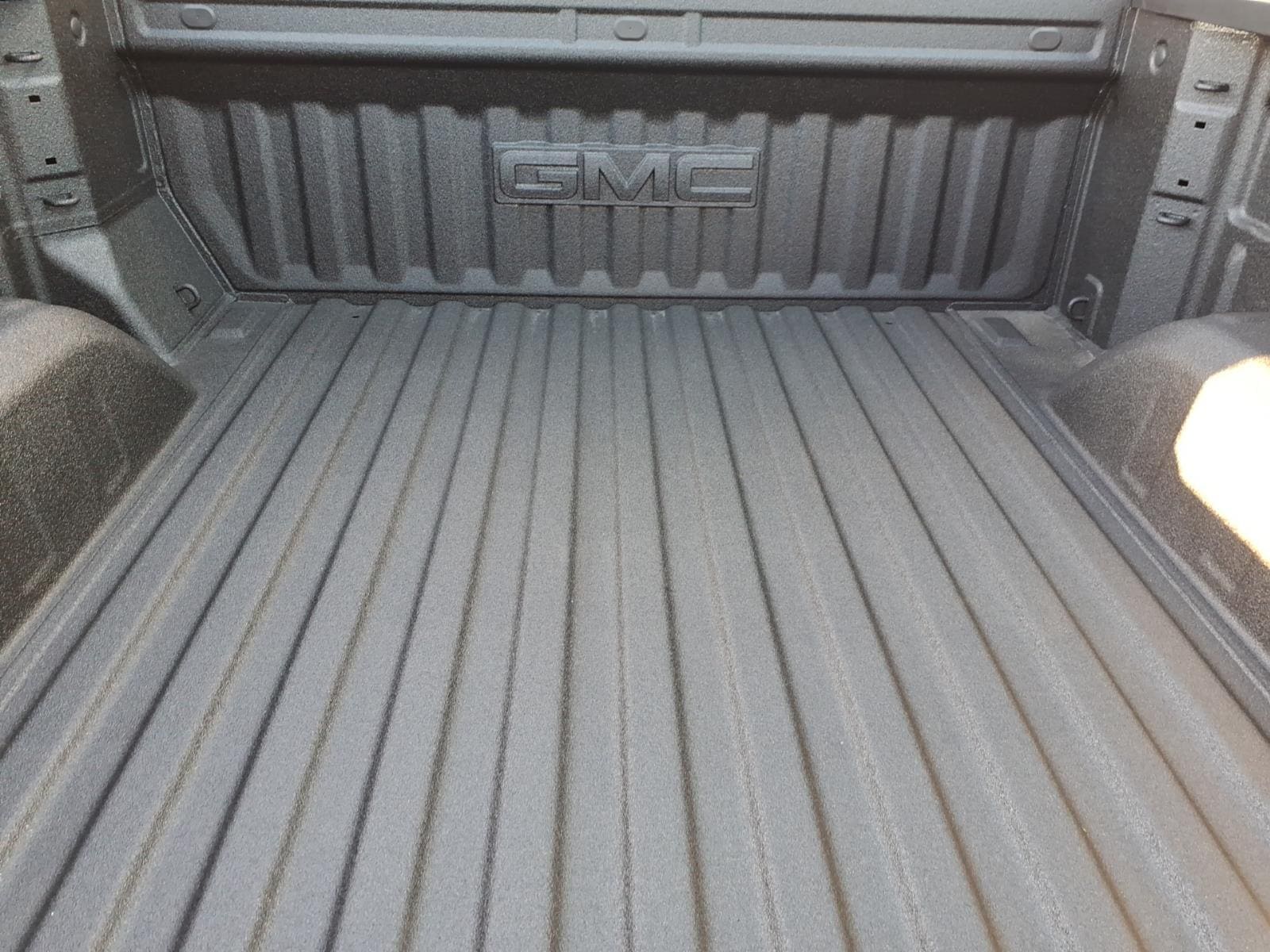 2026 GMC Sierra 1500 SLT - Photo 7