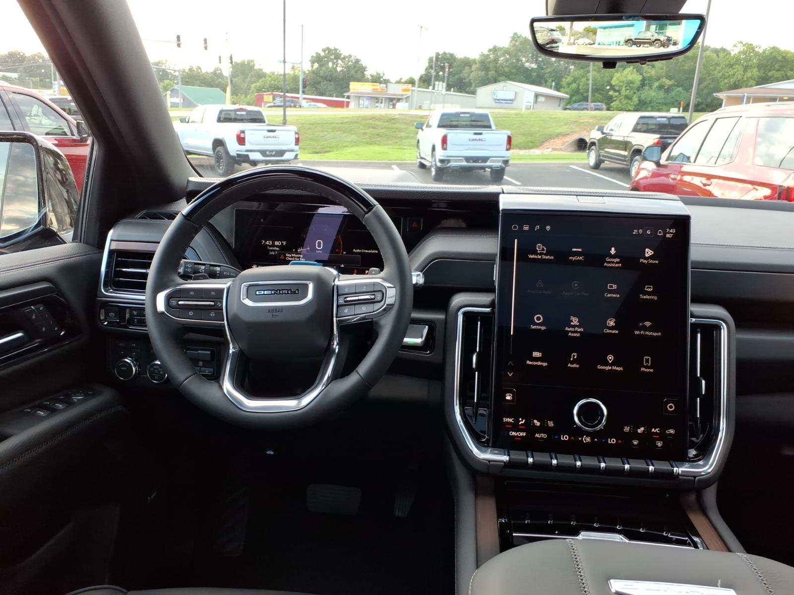 2026 GMC Yukon Denali - Photo 13