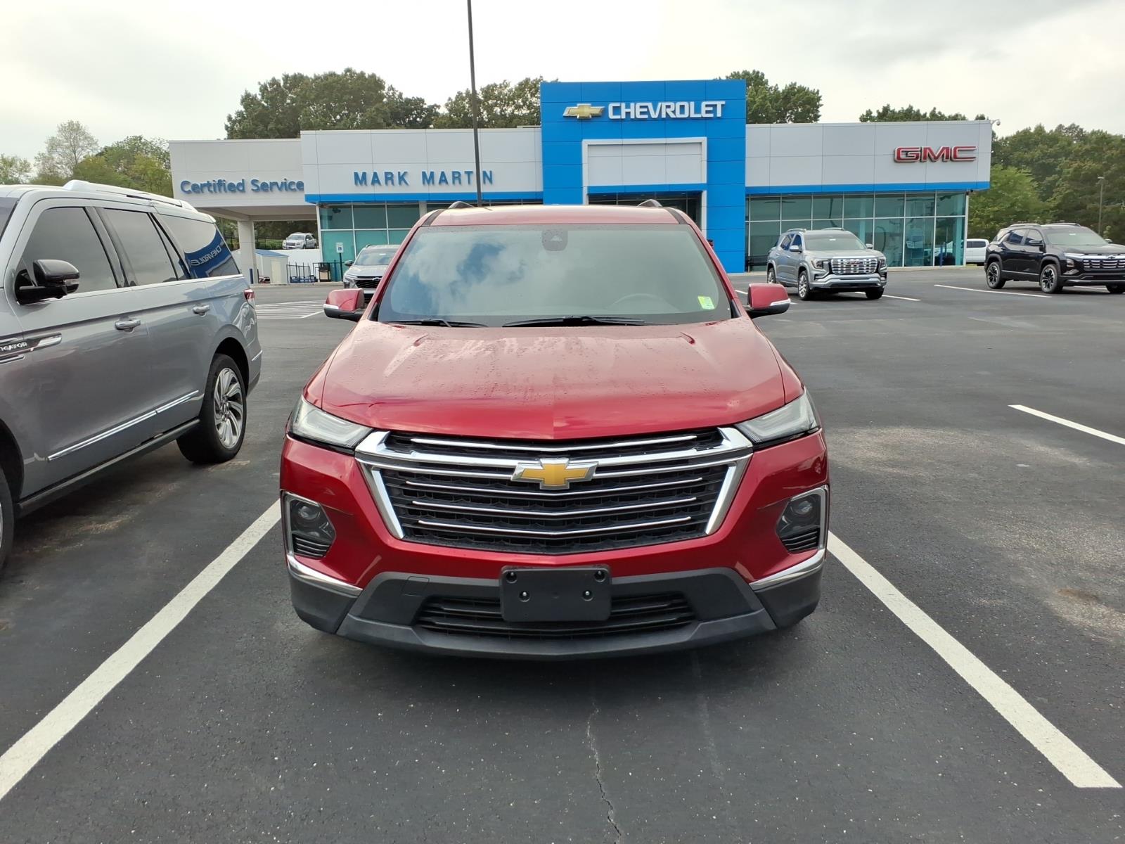 2023 Chevrolet Traverse 3LT - Photo 2