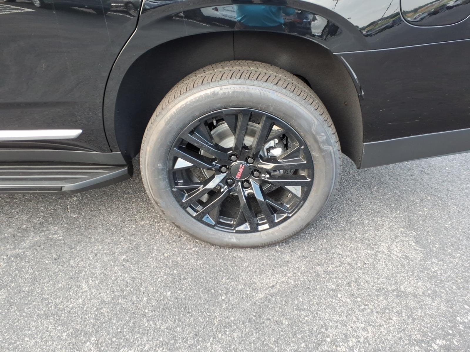 2026 GMC Yukon Denali - Photo 8