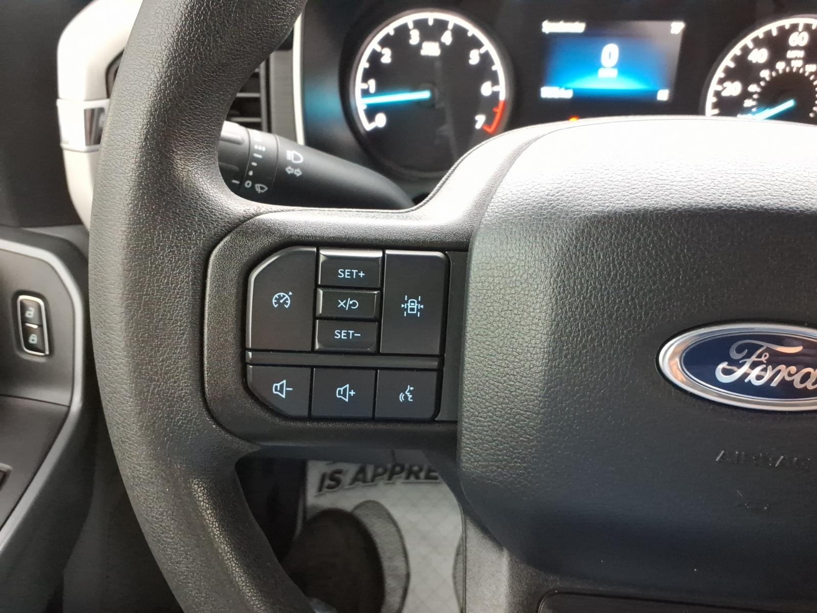 2023 Ford F-150 XL - Photo 18